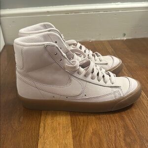 Nike Blazer Mid Sneakers in Soft Pink